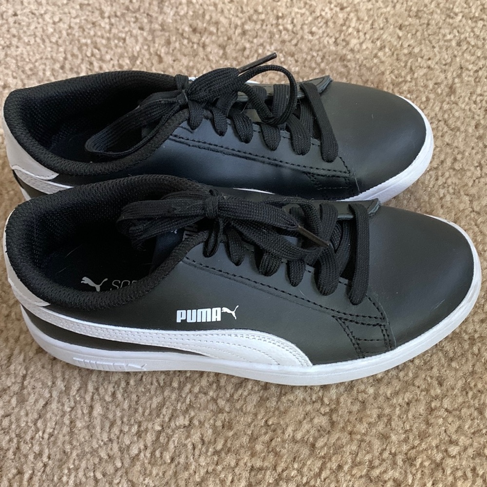 Boys Puma sz 3